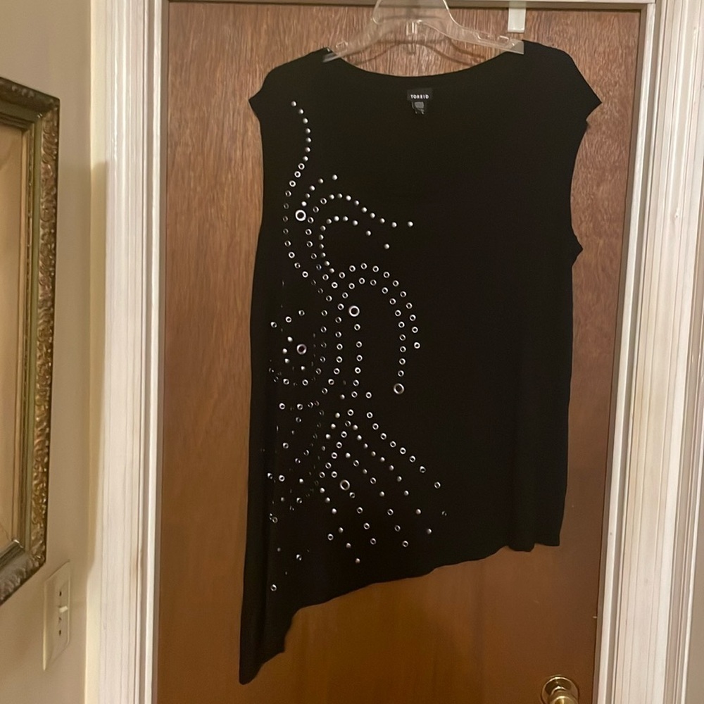 Torrid asymmetrical sleeveless blouse - Picture 1 of 3